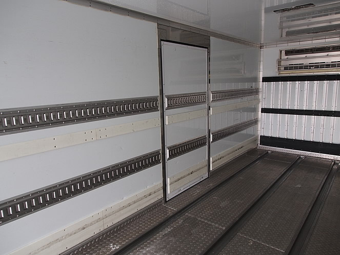 いすゞ フォワード 冷凍バン 中増t LDG-FTR34T2 年式 H23[写真20]