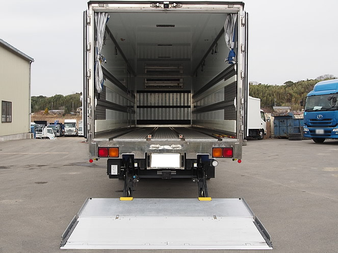 いすゞ フォワード 冷凍バン 中増t LDG-FTR34T2 年式 H23[写真16]