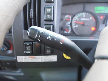 いすゞ フォワード 冷凍バン 中増t LDG-FTR34T2 年式 H23 [写真32]