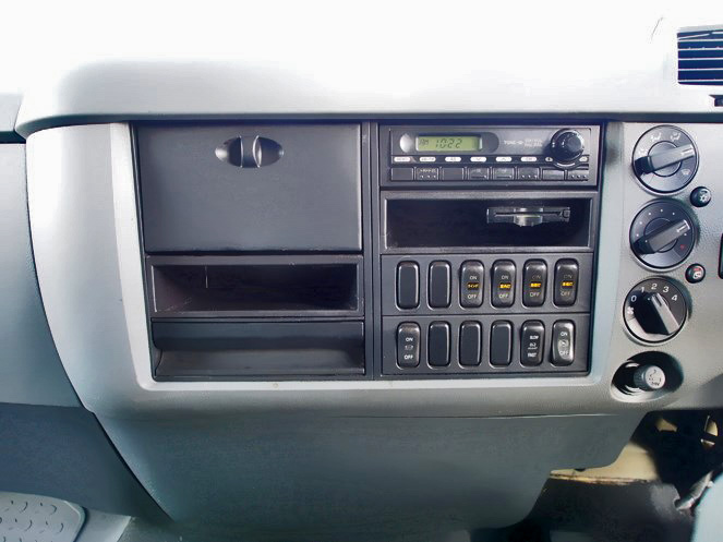 三菱ふそう ファイター ウイング車 中型 PDG-FK64F 年式 H20[写真18]