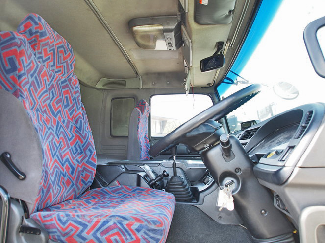 いすゞ ギガ 冷凍バン 大型 PJ-CYY77V6 年式 H19[写真13]