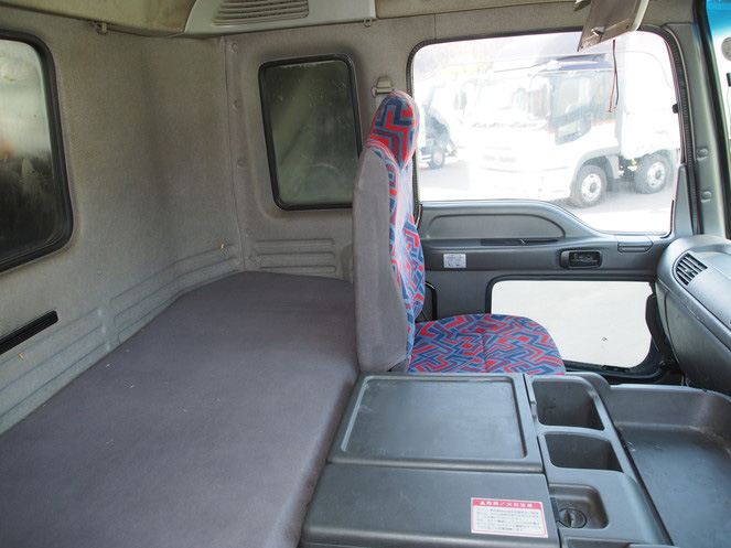 いすゞ ギガ 冷凍バン 大型 PJ-CYY77V6 年式 H19[写真17]