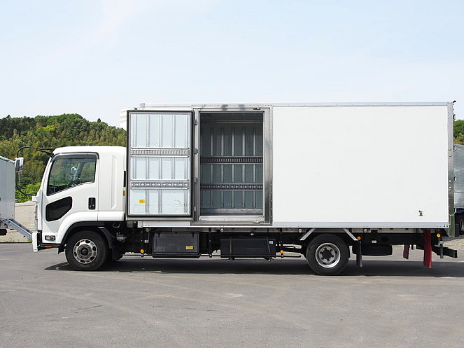 いすゞ フォワード 冷凍バン 中型 PKG-FRR90S2 年式 H20[写真07]