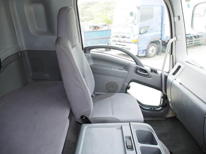 いすゞ フォワード 冷凍バン 中型 PKG-FRR90S2 年式 H20[写真23]