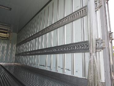 いすゞ フォワード 冷凍バン 中型 PKG-FRR90S2 年式 H20 [写真18]