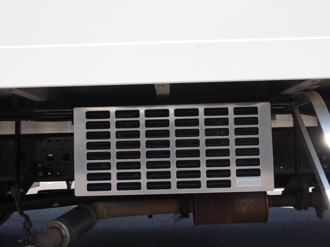 いすゞ フォワード 冷凍バン 中型 PKG-FRR90S2 年式 H20[写真24]