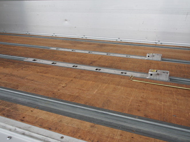 いすゞ エルフ ウイング車 小型 BDG-NPR85AN 年式 H19[写真09]