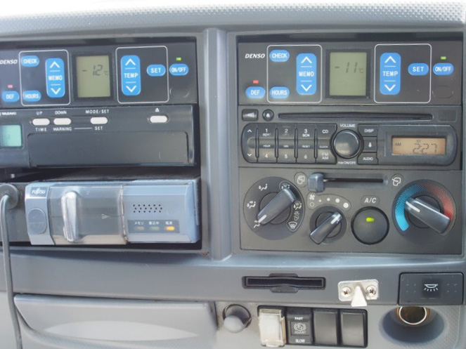 いすゞ フォワード 冷凍バン 中型 PKG-FRR90S2 年式 H20[写真17]