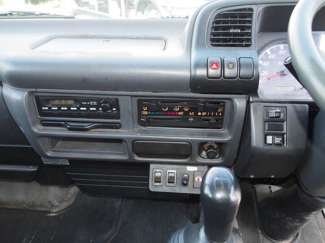 いすゞ エルフ バン車 小型 PB-NKR81AN 年式 H18[写真16]