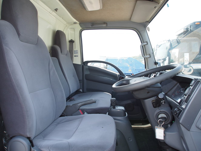 いすゞ エルフ バン車 小型 BKG-NLR85AN 年式 H19[写真15]