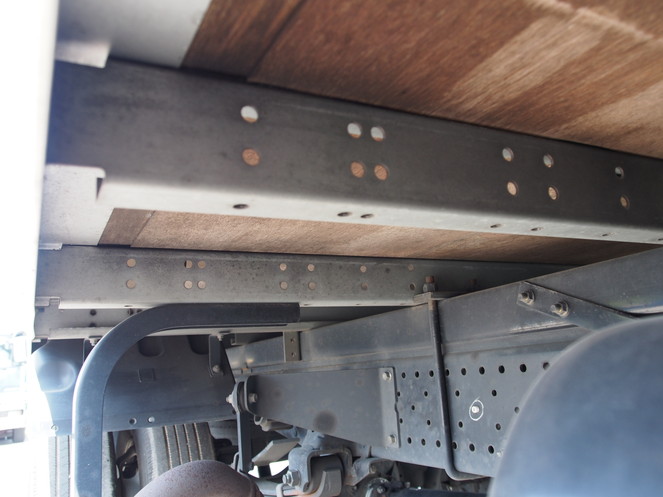 いすゞ エルフ バン車 小型 BKG-NLR85AN 年式 H19[写真28]