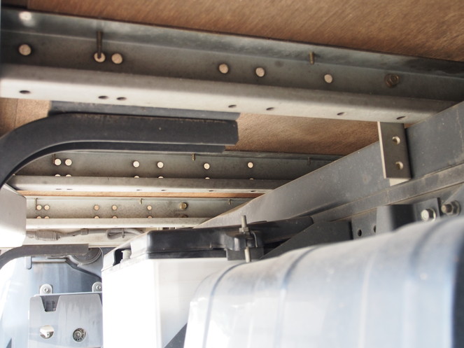 いすゞ エルフ バン車 小型 BKG-NLR85AN 年式 H19[写真32]