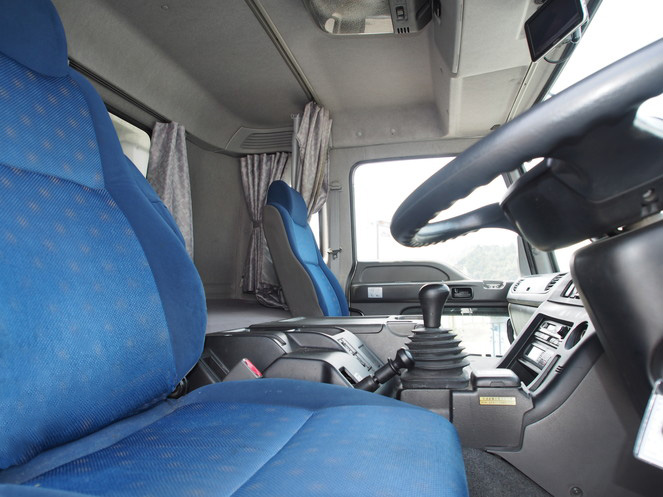 いすゞ ギガ 冷凍バン 大型 PKG-CYL77V8 年式 H21[写真19]