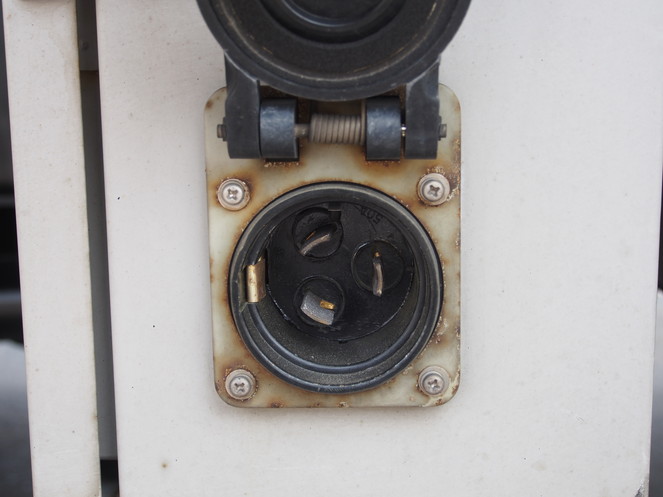 いすゞ ギガ 冷凍バン 大型 PKG-CYL77V8 年式 H21[写真15]