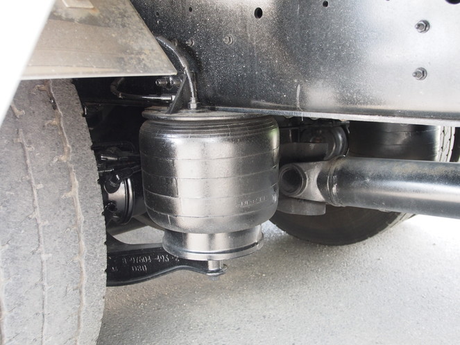 いすゞ ギガ 冷凍バン 大型 PKG-CYL77V8 年式 H21[写真26]