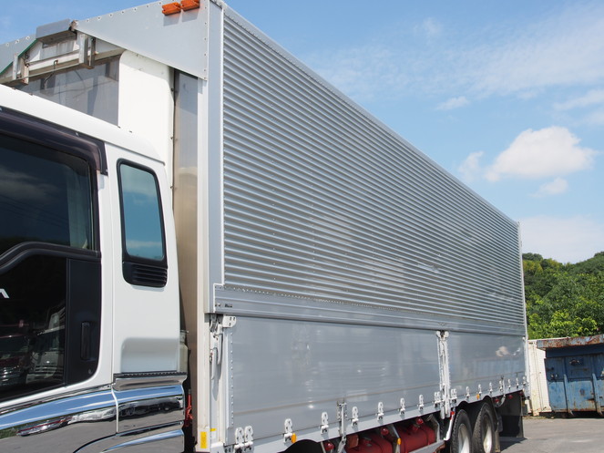 いすゞ ギガ 冷凍ウイング 大型 PDG-CYJ77W8 年式 H22[写真10]