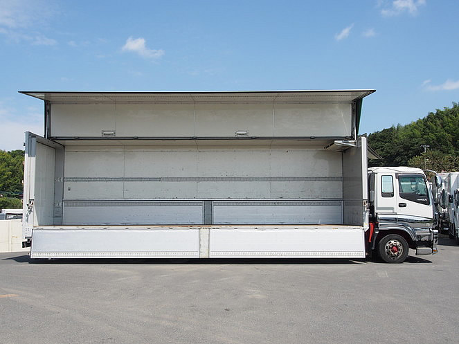 いすゞ ギガ 冷凍ウイング 大型 PDG-CYJ77W8 年式 H22[写真06]