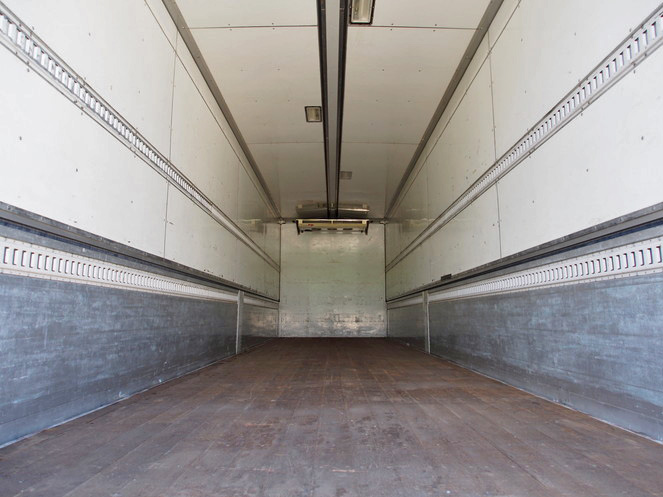 いすゞ ギガ 冷凍ウイング 大型 PDG-CYJ77W8 年式 H22[写真13]