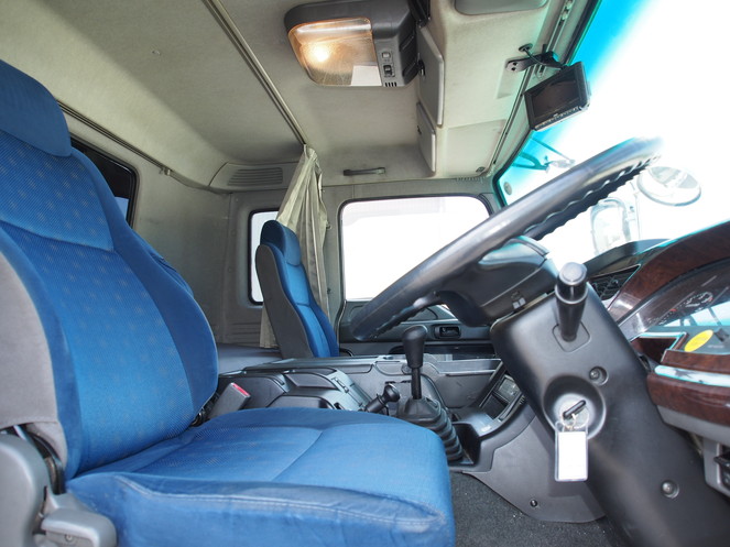 いすゞ ギガ 冷凍ウイング 大型 PDG-CYJ77W8 年式 H22[写真20]