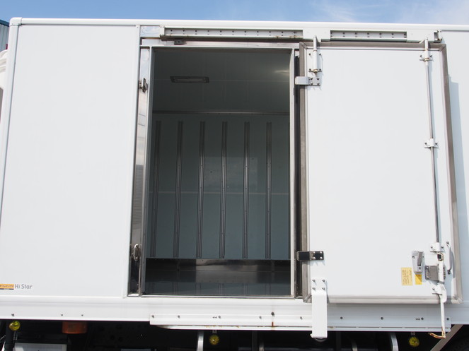 日野 レンジャー 冷凍バン 中増t BDG-FE8JLWA 年式 H20[写真09]