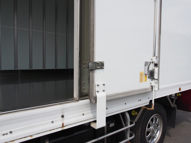 日野 レンジャー 冷凍バン 中増t BDG-FE8JLWA 年式 H20[写真12]