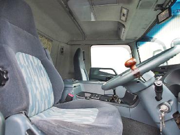 三菱ふそう スーパーグレート 冷凍ウイング 大型 PJ-FS54JZ 年式 H18 [写真19]