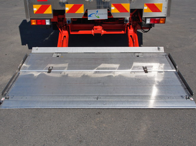 三菱ふそう ファイター 冷凍バン 中型 PDG-FK61F 年式 H20[写真16]