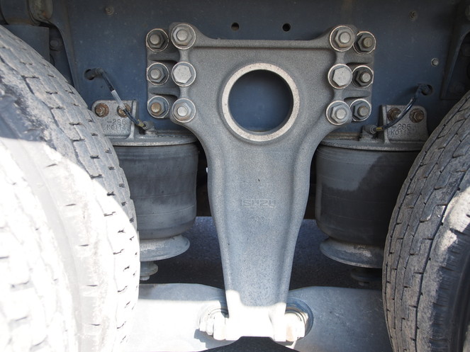 いすゞ ギガ ウイング車 大型 PDG-CYJ77W8 年式 H20[写真30]