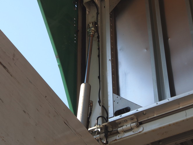 いすゞ ギガ ウイング車 大型 PDG-CYL77V8 年式 H20[写真16]