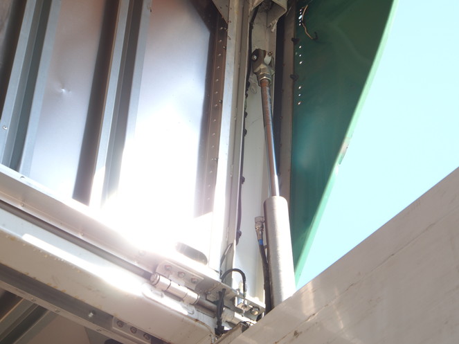 いすゞ ギガ ウイング車 大型 PDG-CYL77V8 年式 H20[写真15]