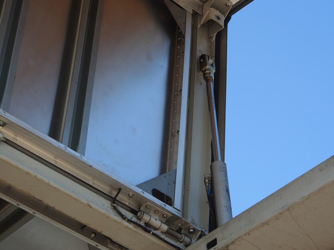 いすゞ ギガ ウイング車 大型 PDG-CYL77V8 年式 H20[写真17]