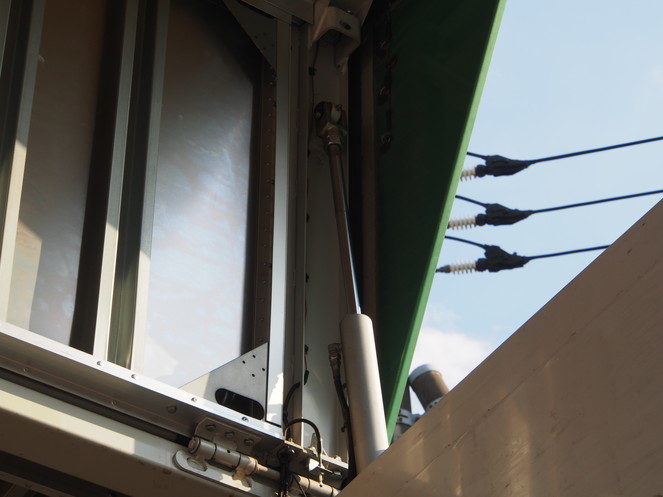 UDトラックス クオン ウイング車 大型 PKG-CG4ZE 年式 H21[写真15]