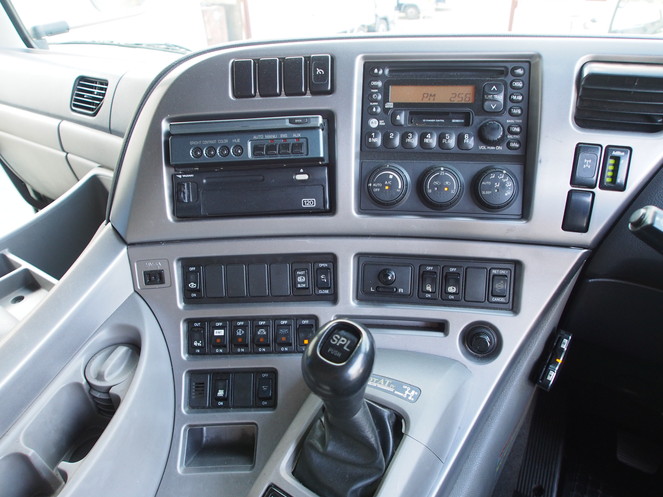 UDトラックス クオン ウイング車 大型 PKG-CG4ZE 年式 H21[写真25]