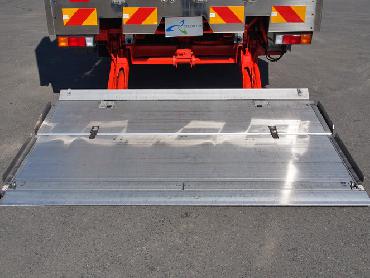 三菱ふそう ファイター 冷凍バン 中型 PDG-FK61F 年式 H20 [写真16]