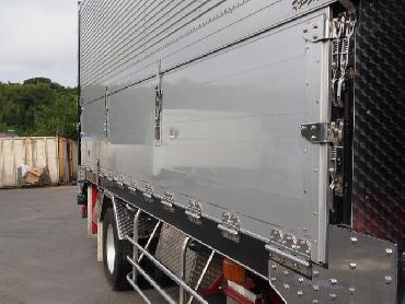 日野 レンジャープロ ウイング車 中増t BDG-FE8JMWG 年式 H20 [写真09]