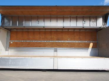 いすゞ ギガ ウイング車 大型 PDG-CYJ77W8 年式 H20 [写真11]