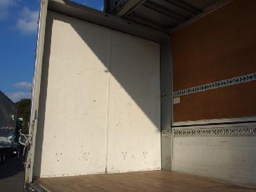 UDトラックス クオン ウイング車 大型 PKG-CG4ZE 年式 H21 [写真17]