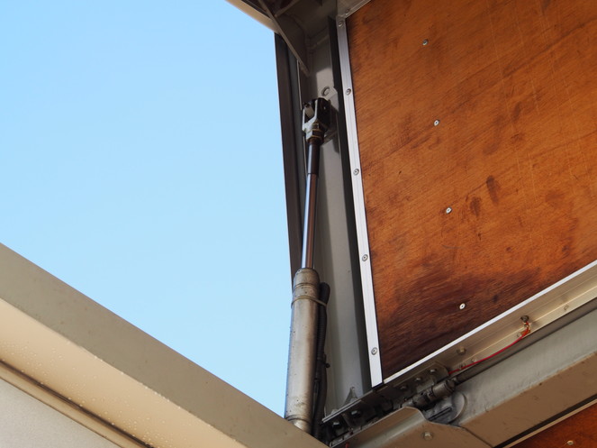 三菱ふそう スーパーグレート ウイング車 大型 KL‐FU54JUZ 年式 H14[写真16]