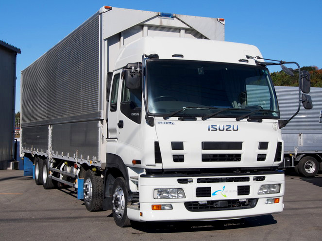 いすゞ ギガ ウイング車 大型 PDG-CYJ77W8 年式 H20[写真01]