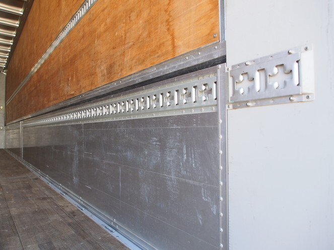 いすゞ ギガ ウイング車 大型 PDG-CYJ77W8 年式 H20[写真16]