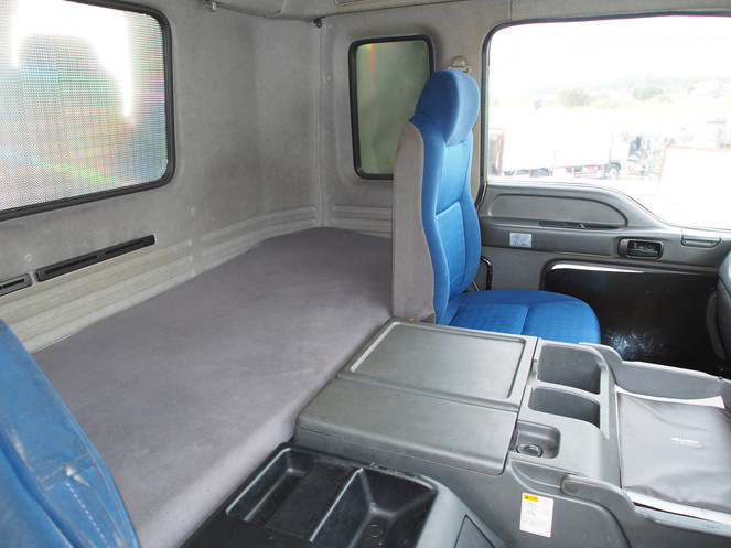 いすゞ ギガ ウイング車 大型 PDG-CYL77V8 年式 H20[写真22]