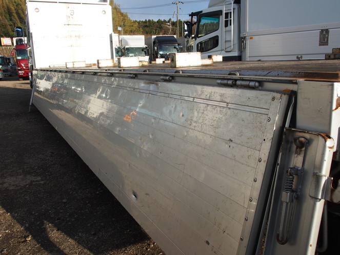 いすゞ ギガ 平ボディ 大型 PKG-CYJ77W8 年式 H19[写真15]