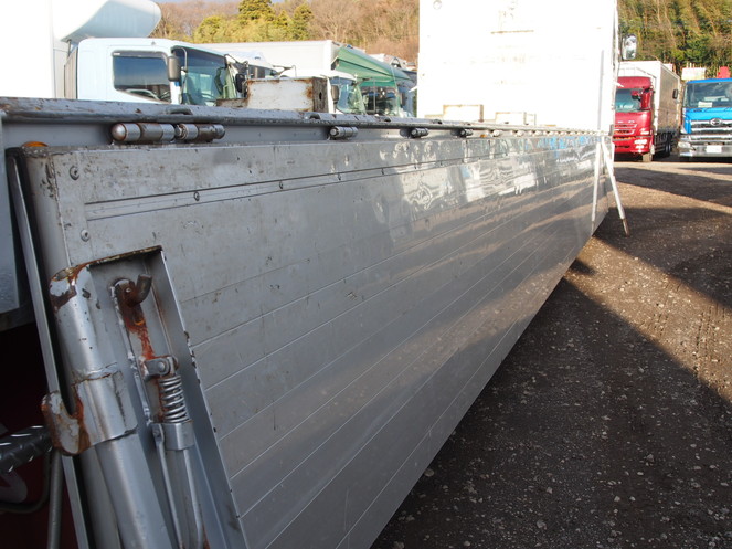 いすゞ ギガ 平ボディ 大型 PKG-CYJ77W8 年式 H19[写真16]