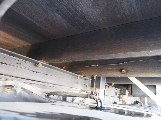 いすゞ ギガ 平ボディ 大型 PKG-CYJ77W8 年式 H19[写真28]