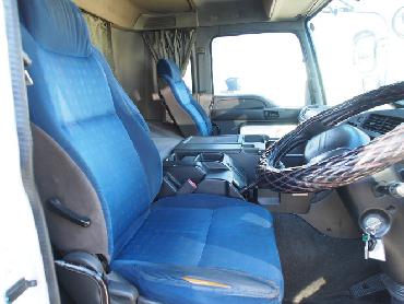 いすゞ ギガ 平ボディ 大型 PKG-CYJ77W8 年式 H19 [写真18]