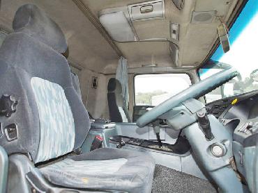 三菱ふそう スーパーグレート ウイング車 大型 KL‐FU54JUZ 年式 H14 [写真18]