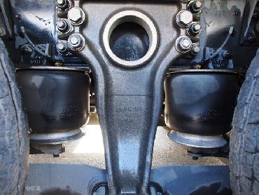 いすゞ ギガ 平ボディ 大型 PKG-CYJ77W8 年式 H19 [写真29]