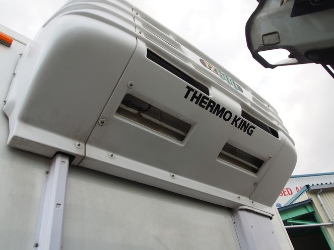 いすゞ フォワード 冷凍バン 中型 PKG-FRR90S2 年式 H22[写真11]