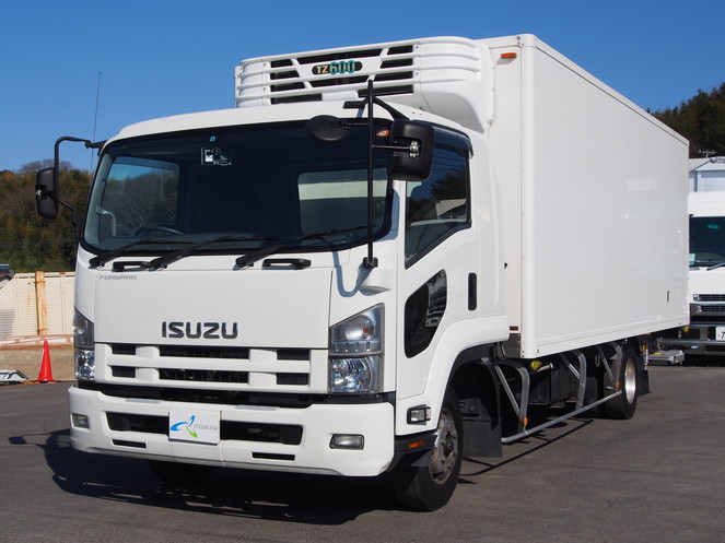 いすゞ フォワード 冷凍バン 中型 PKG-FRR90S2 年式 H22[写真04]