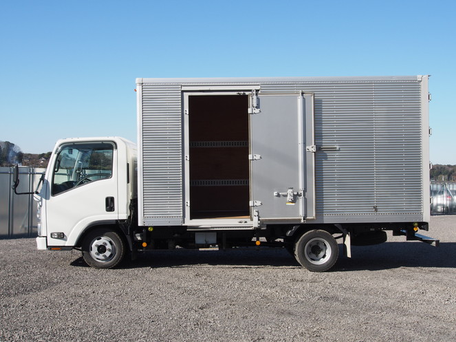 いすゞ エルフ バン車 小型 BKG-NLR85AN 年式 H21[写真09]